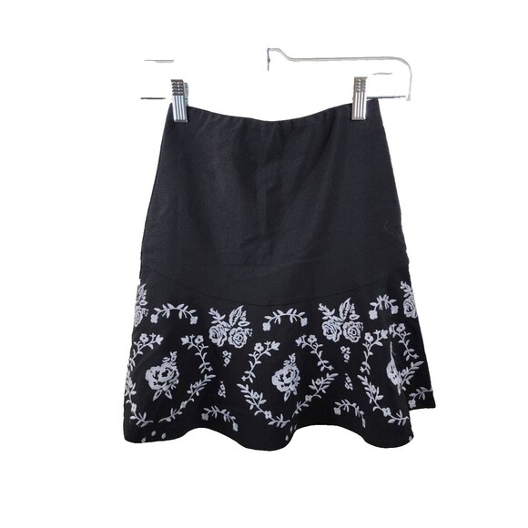Nwt Divided H&M Womens Size 2 Black Embroidered Floral A-Line Mini Skirt - Picture 3 of 6